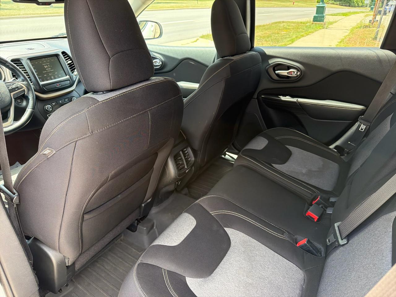 Jeep Cherokee 4WD 4dr Latitude 2014