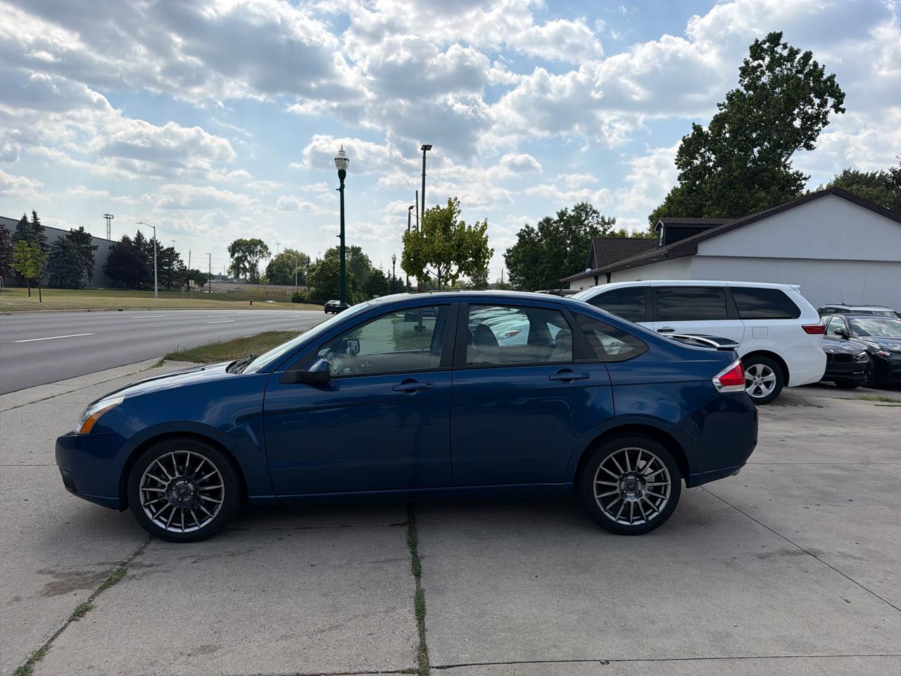 Ford Focus 4dr Sdn SES 2009