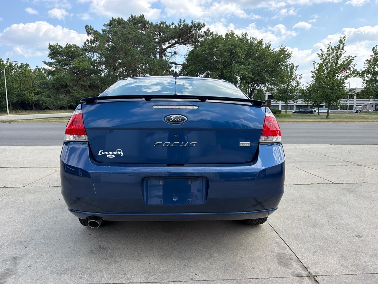 Ford Focus 4dr Sdn SES 2009