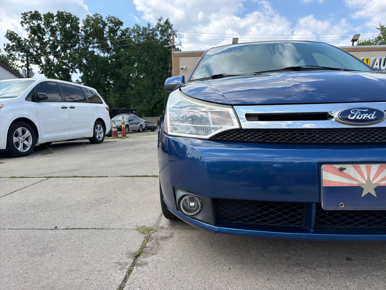 Ford Focus 4dr Sdn SES 2009