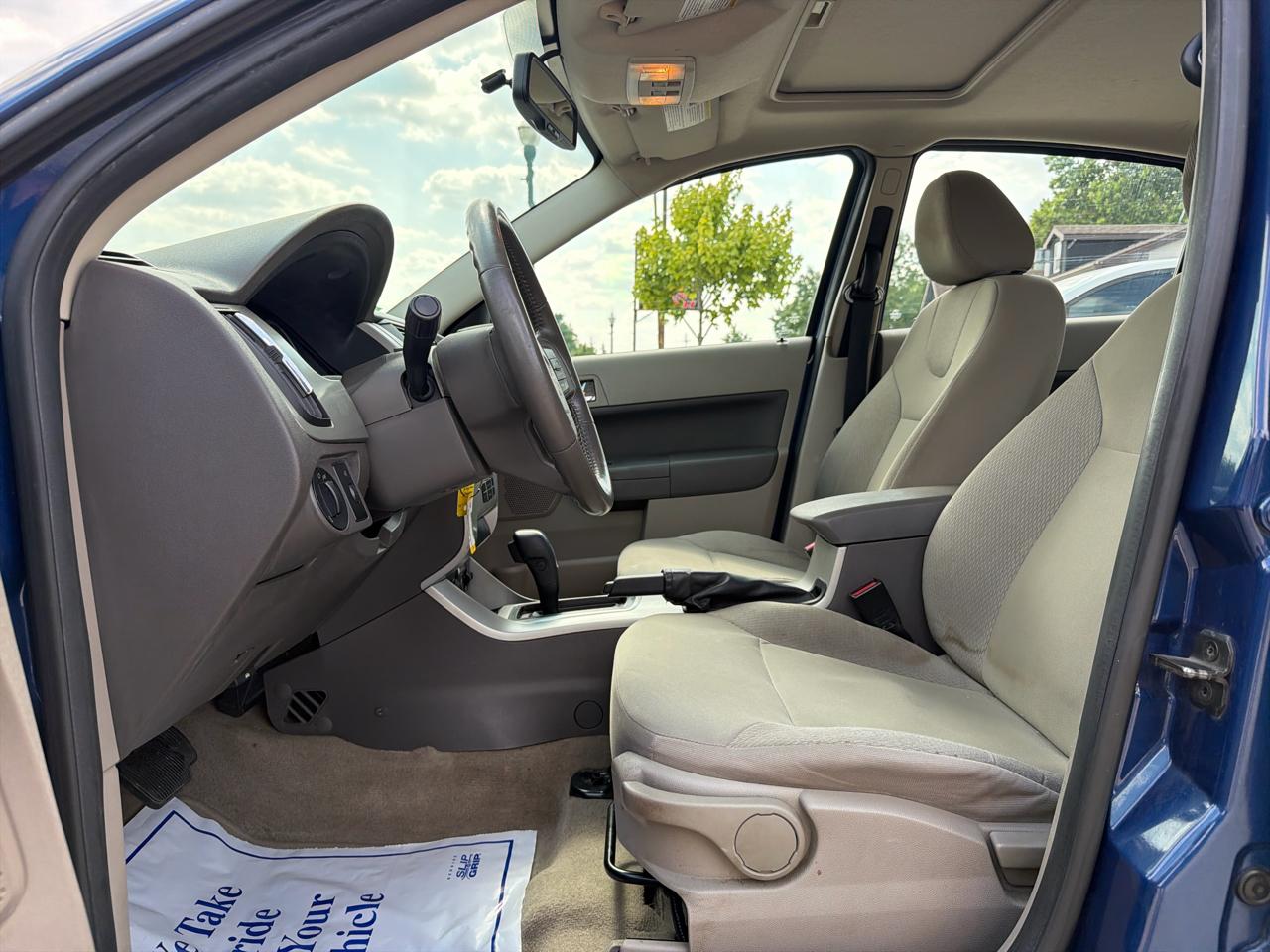 Ford Focus 4dr Sdn SES 2009