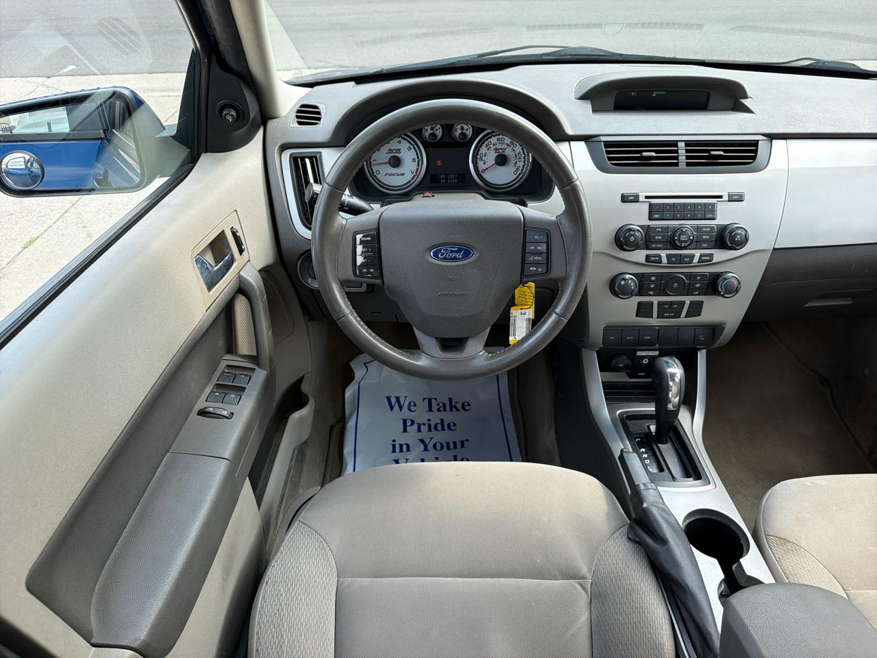 Ford Focus 4dr Sdn SES 2009