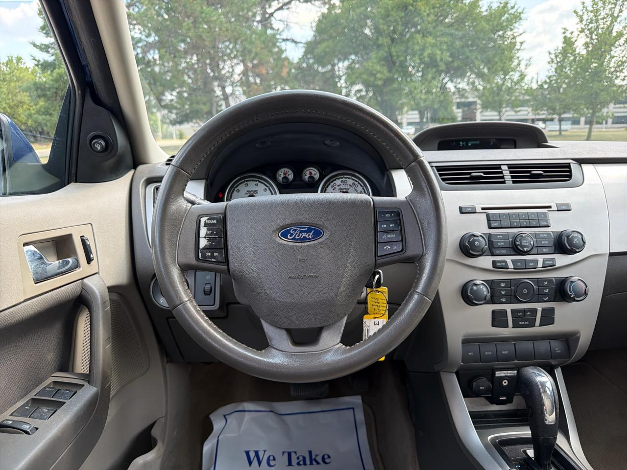 Ford Focus 4dr Sdn SES 2009