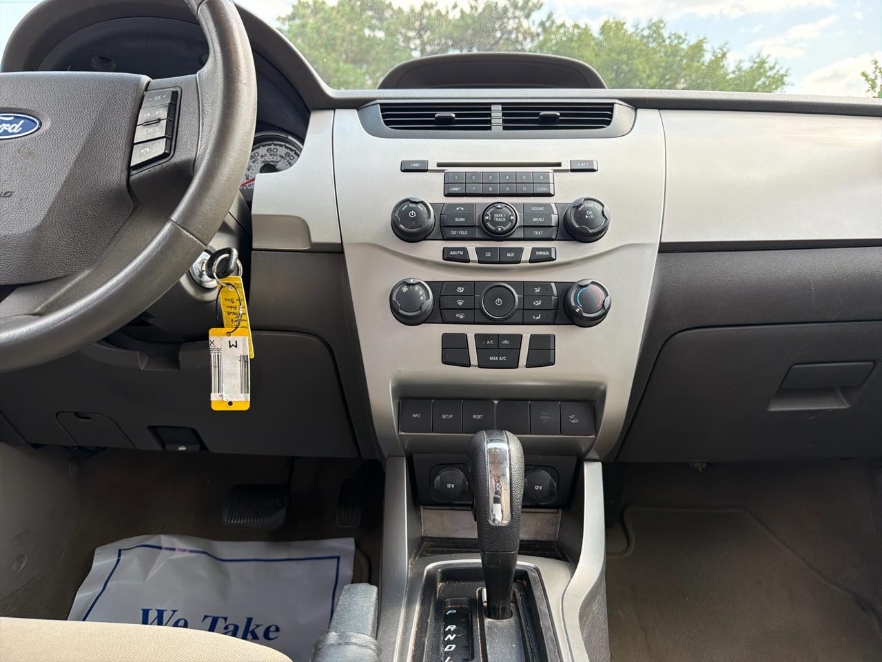 Ford Focus 4dr Sdn SES 2009