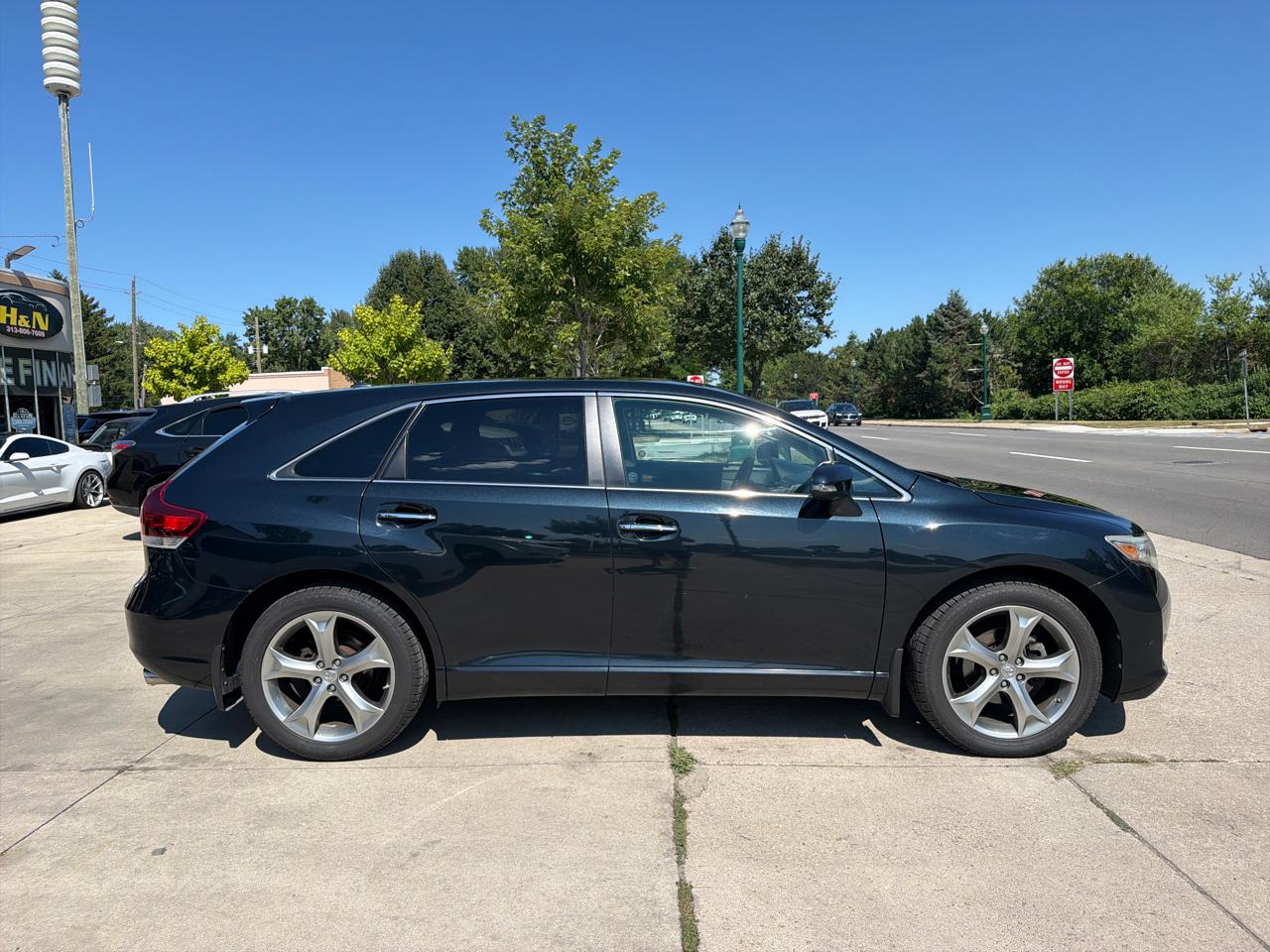 Toyota Venza 4dr Wgn V6 AWD Limited (Natl) 2013