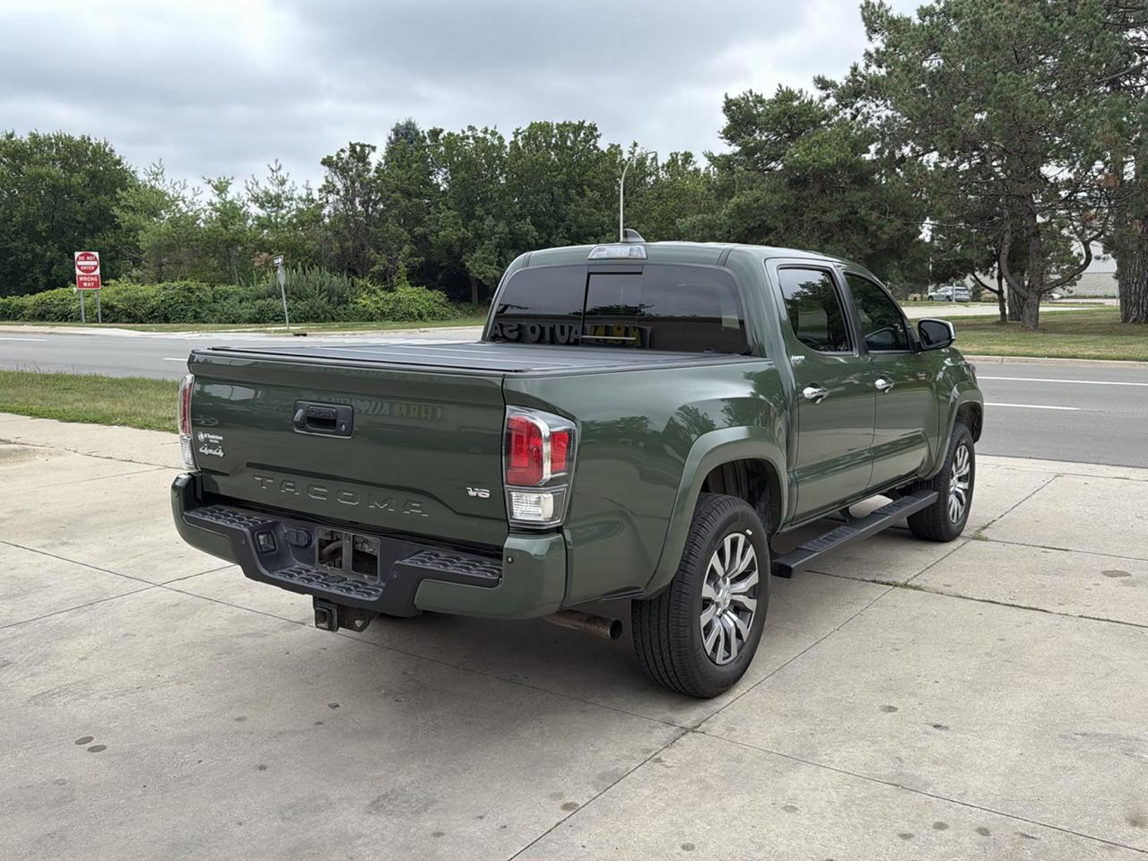 Toyota Tacoma 4WD Limited Double Cab 5' Bed V6 AT (Natl) 2022