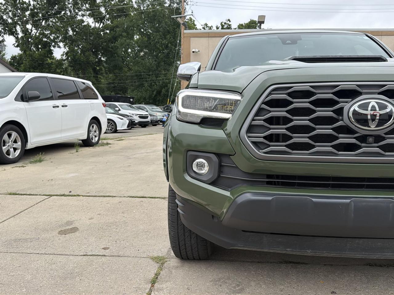Toyota Tacoma 4WD Limited Double Cab 5' Bed V6 AT (Natl) 2022