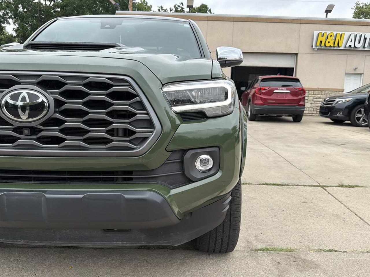Toyota Tacoma 4WD Limited Double Cab 5' Bed V6 AT (Natl) 2022
