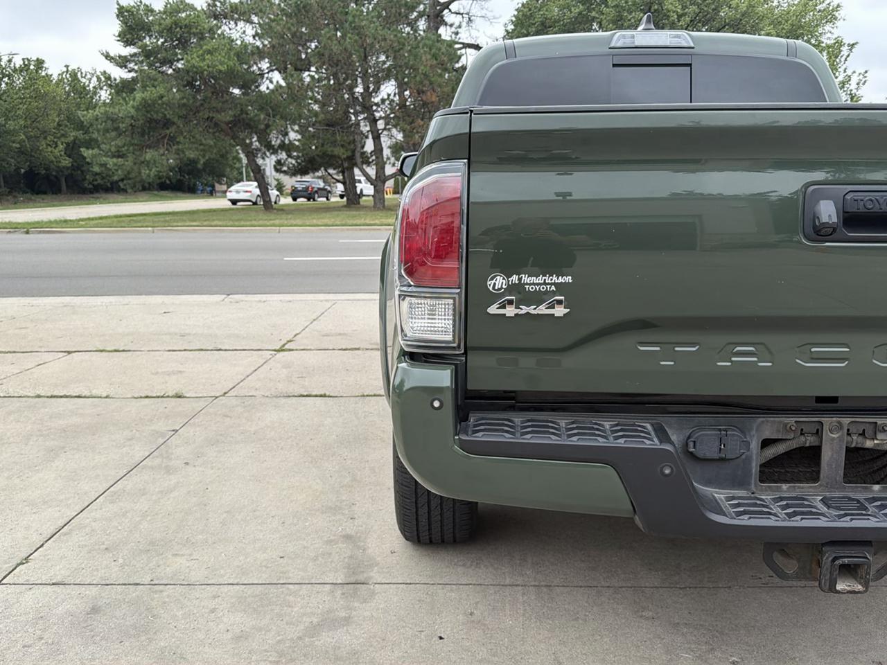 Toyota Tacoma 4WD Limited Double Cab 5' Bed V6 AT (Natl) 2022