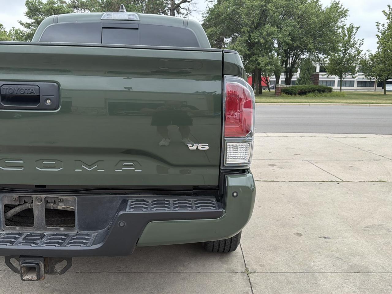 Toyota Tacoma 4WD Limited Double Cab 5' Bed V6 AT (Natl) 2022