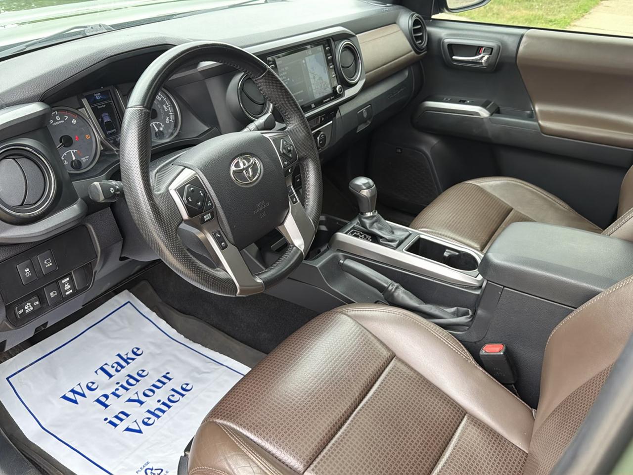 Toyota Tacoma 4WD Limited Double Cab 5' Bed V6 AT (Natl) 2022