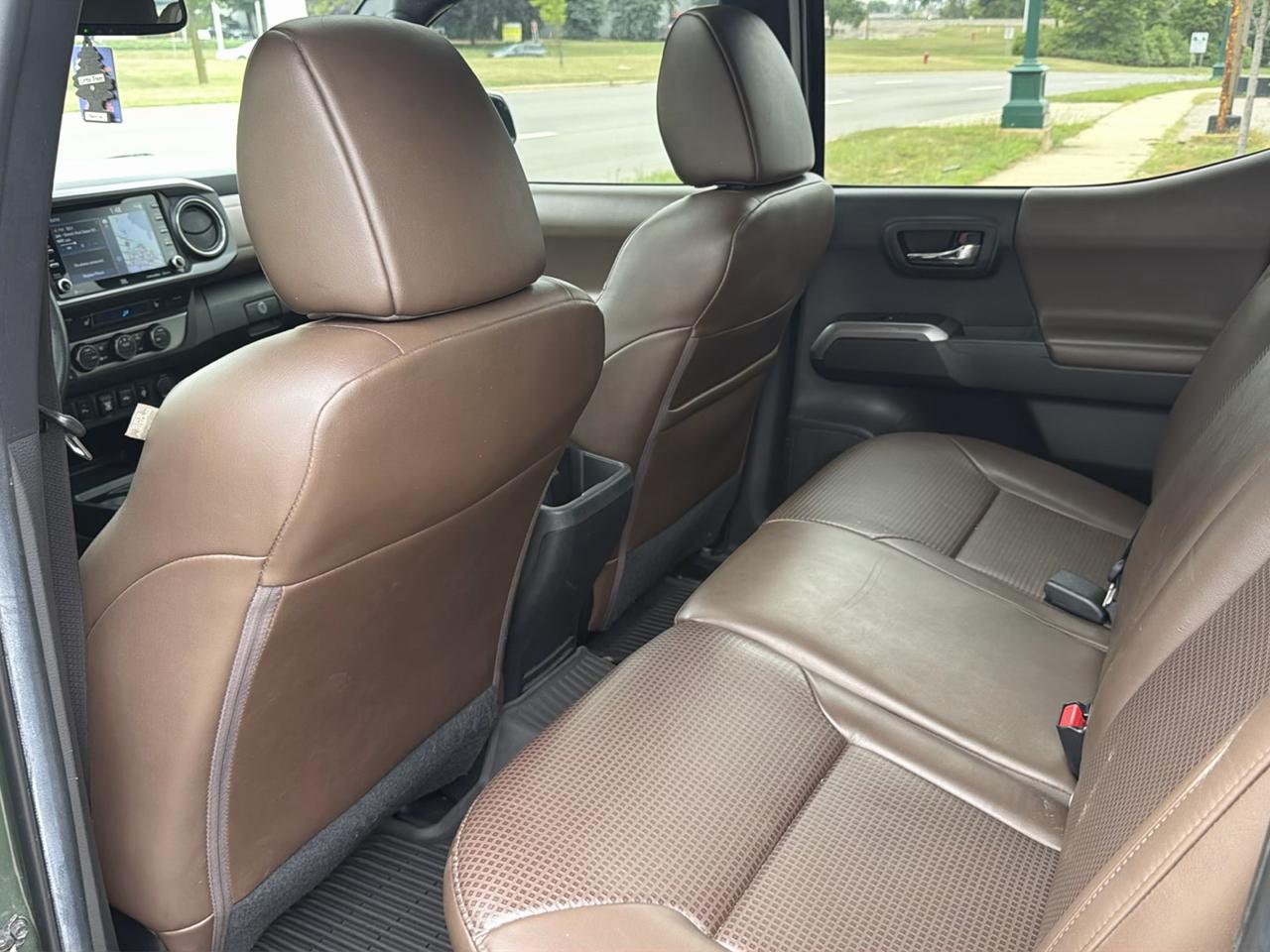 Toyota Tacoma 4WD Limited Double Cab 5' Bed V6 AT (Natl) 2022