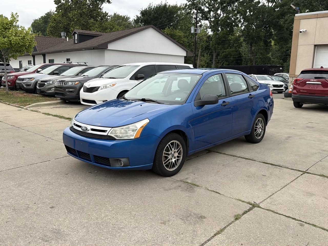 Ford Focus 4dr Sdn SE 2011