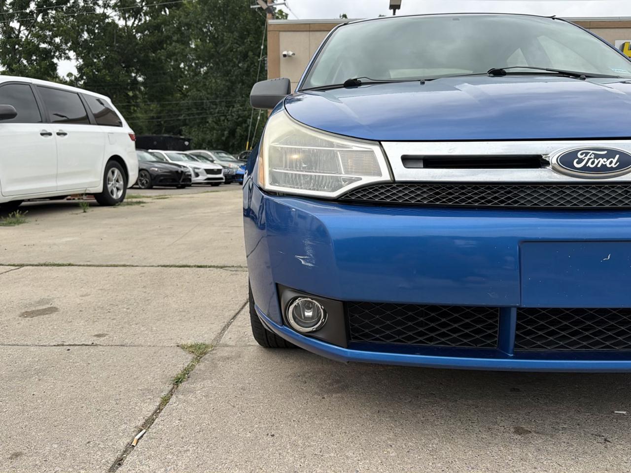 Ford Focus 4dr Sdn SE 2011