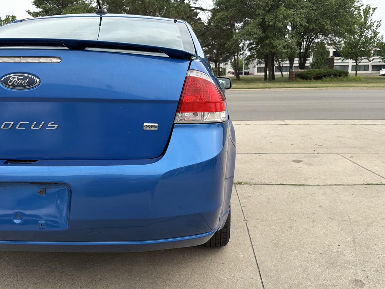 Ford Focus 4dr Sdn SE 2011