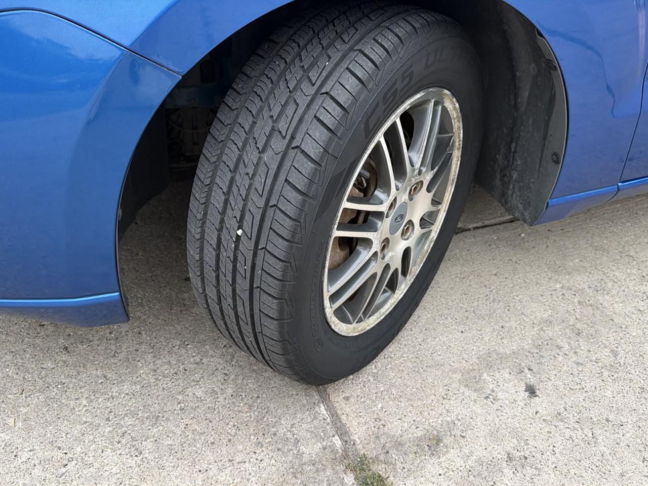 Ford Focus 4dr Sdn SE 2011