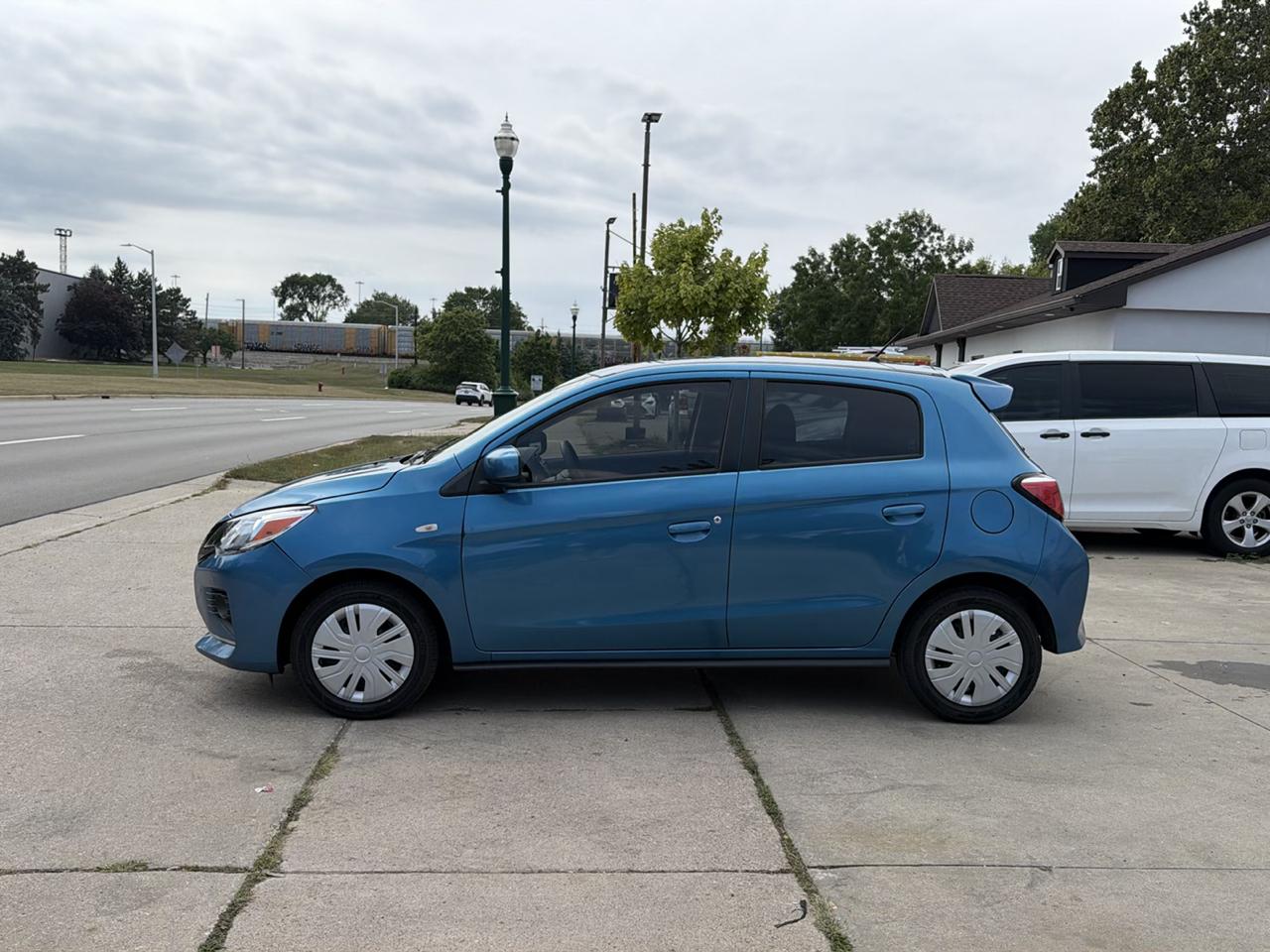 Mitsubishi Mirage Carbonite Edition CVT 2021