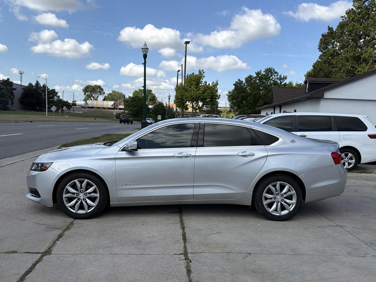 Chevrolet Impala 4dr Sdn LT w/1LT 2017