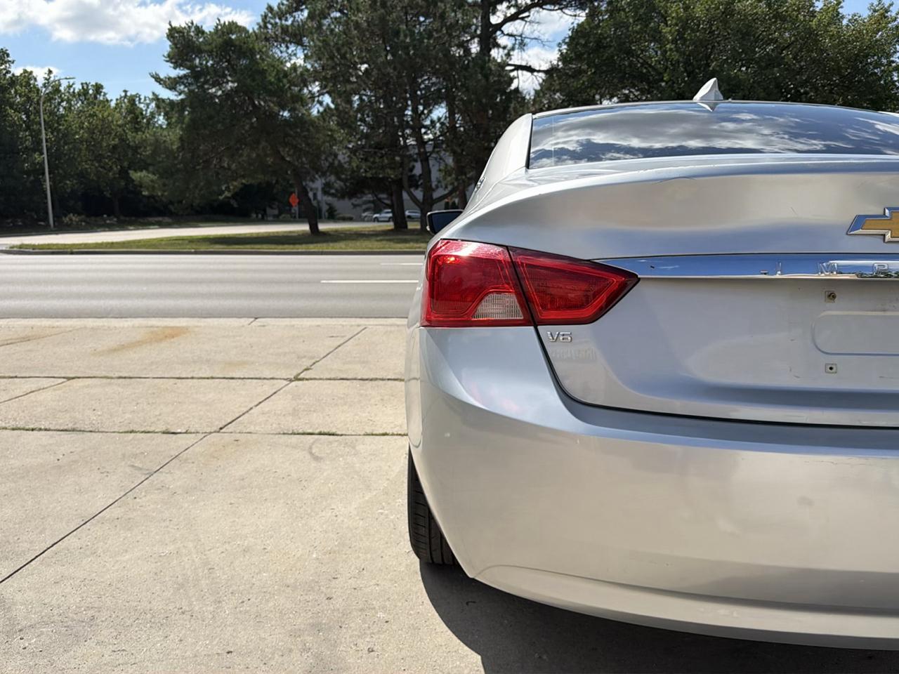 Chevrolet Impala 4dr Sdn LT w/1LT 2017