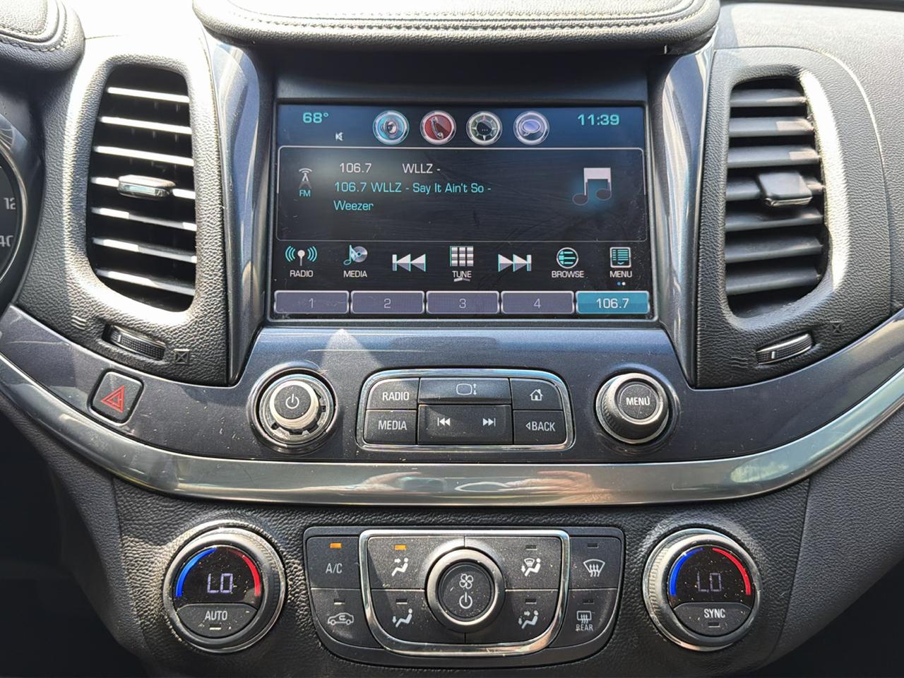 Chevrolet Impala 4dr Sdn LT w/1LT 2017