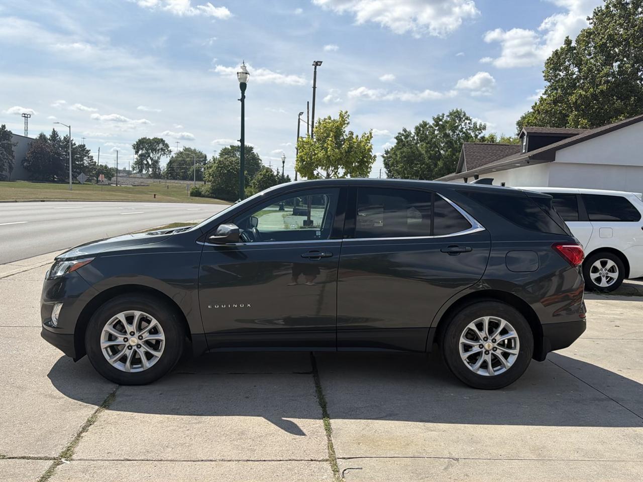 Chevrolet Equinox FWD 4dr LT w/2FL 2020