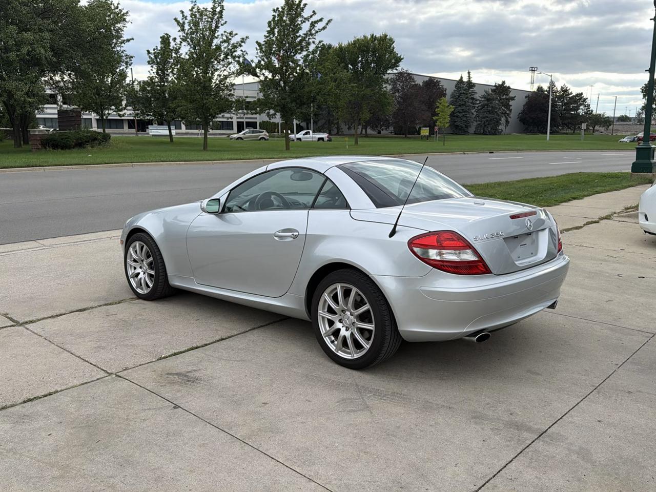 Mercedes-Benz SLK-Class 2dr Roadster 3.5L 2007