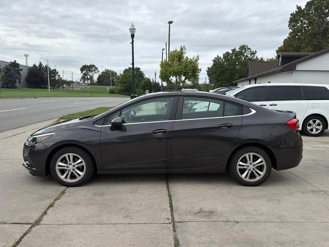 Chevrolet Cruze 4dr Sdn 1.4L LT w/1SD 2017