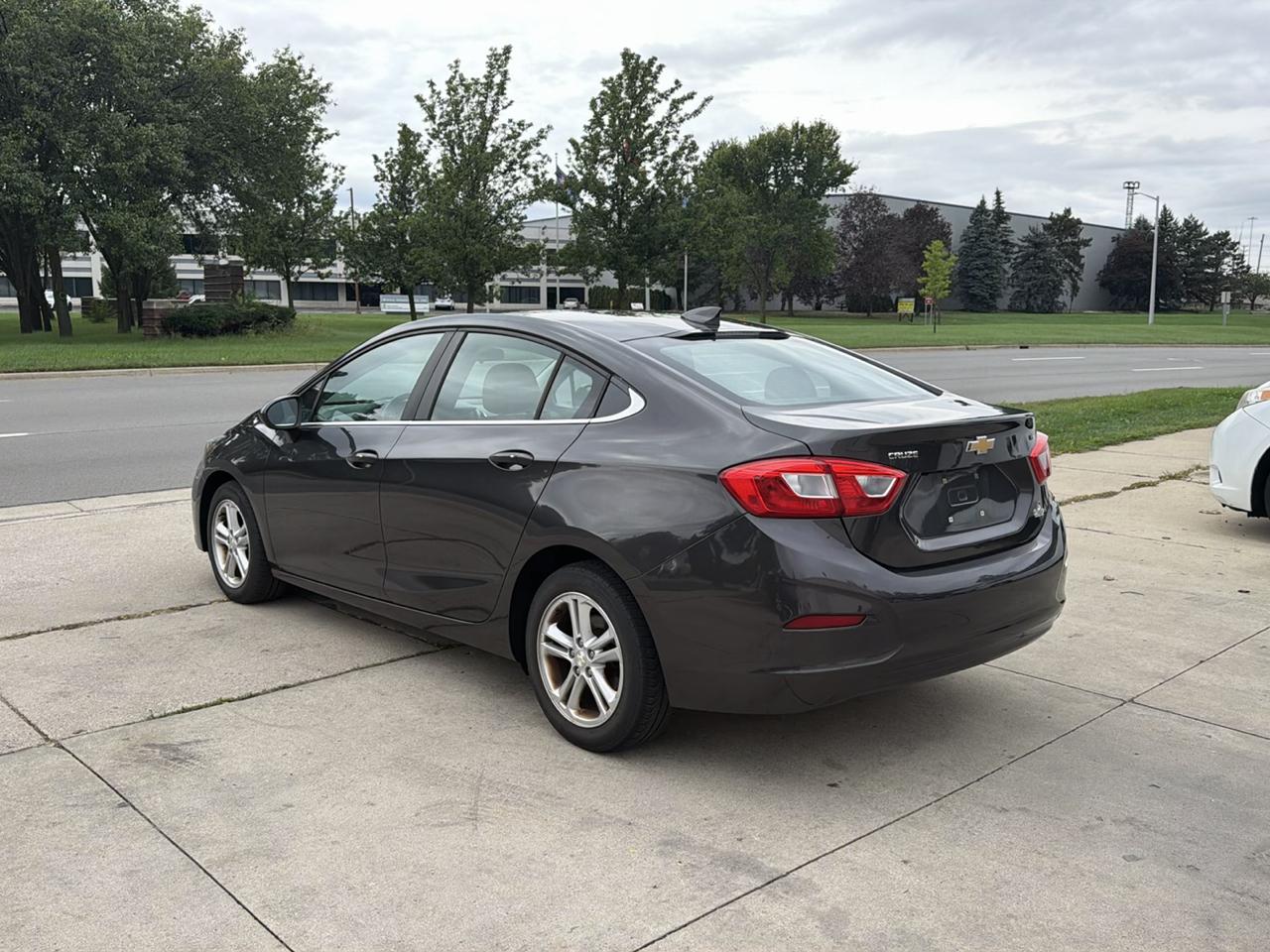Chevrolet Cruze 4dr Sdn 1.4L LT w/1SD 2017