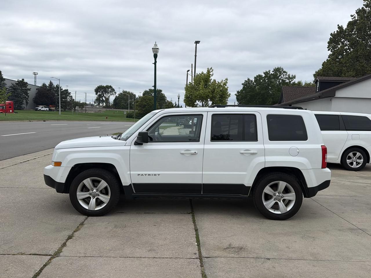 Jeep Patriot FWD 4dr Latitude 2012
