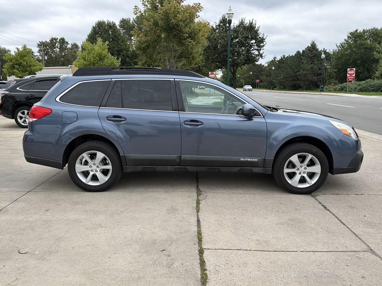 Subaru Outback 4dr Wgn H4 Auto 2.5i Premium 2013