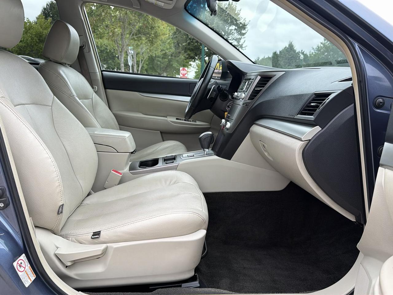 Subaru Outback 4dr Wgn H4 Auto 2.5i Premium 2013