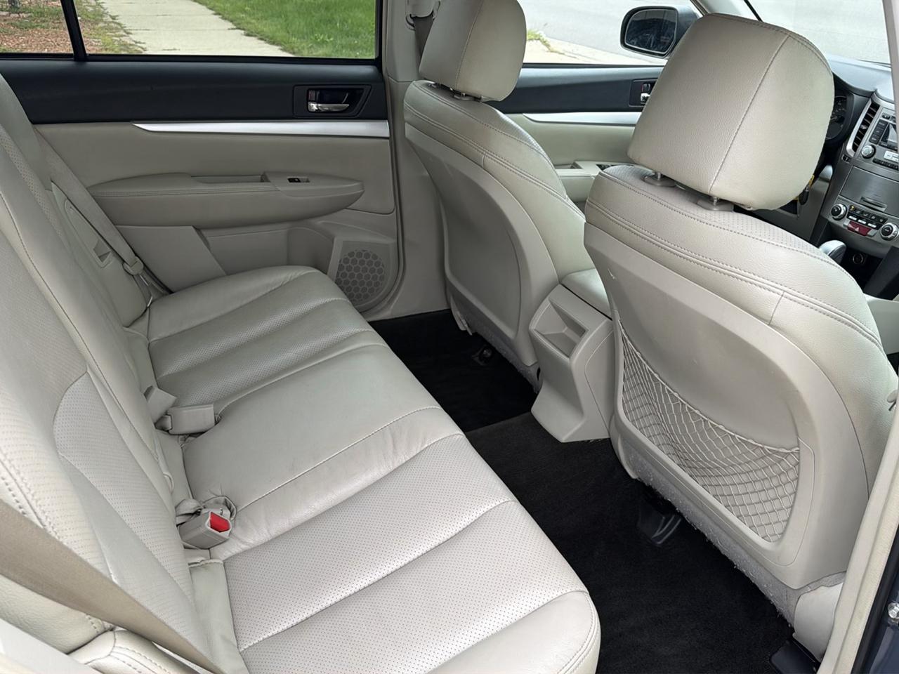 Subaru Outback 4dr Wgn H4 Auto 2.5i Premium 2013
