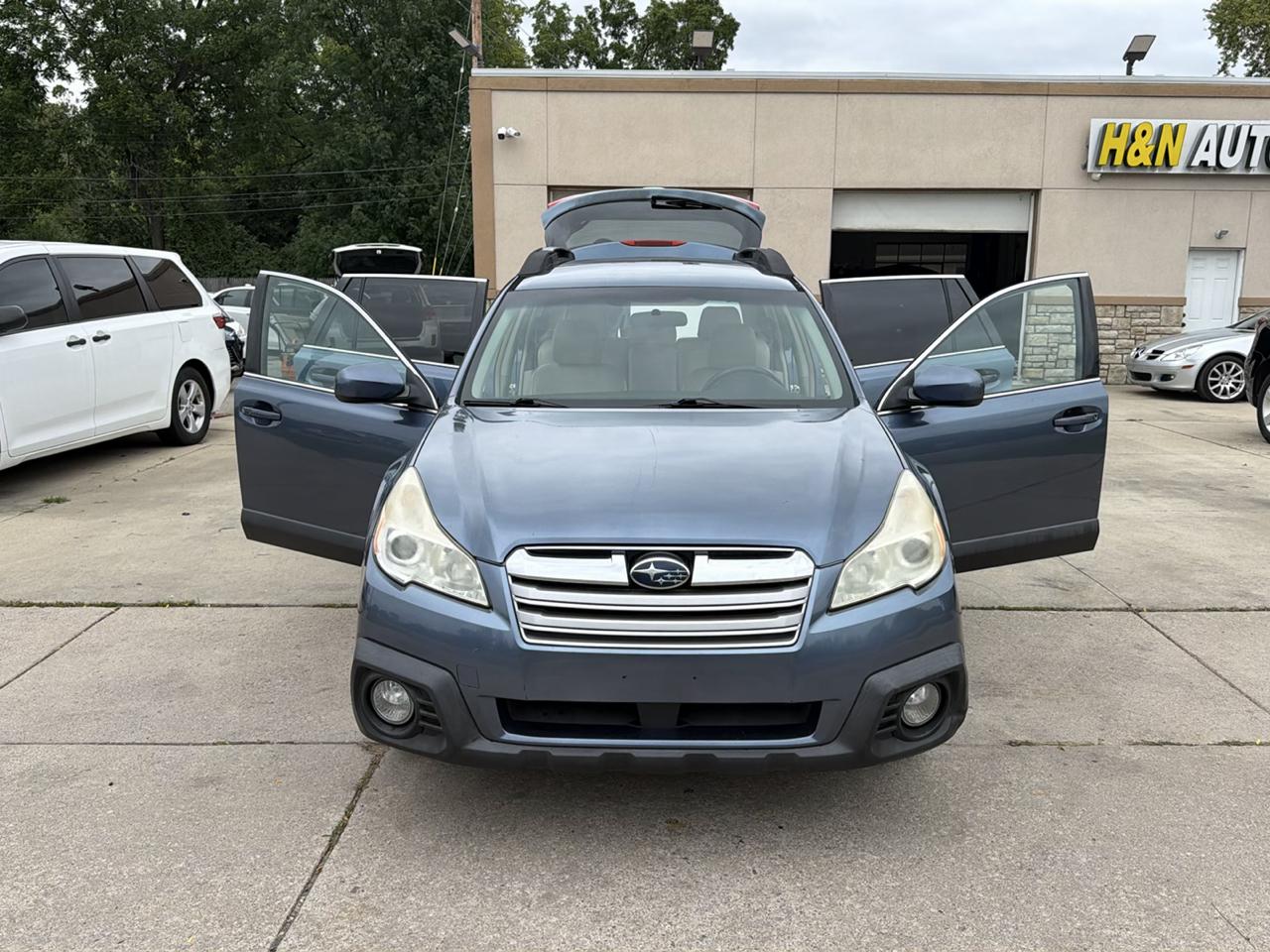 Subaru Outback 4dr Wgn H4 Auto 2.5i Premium 2013