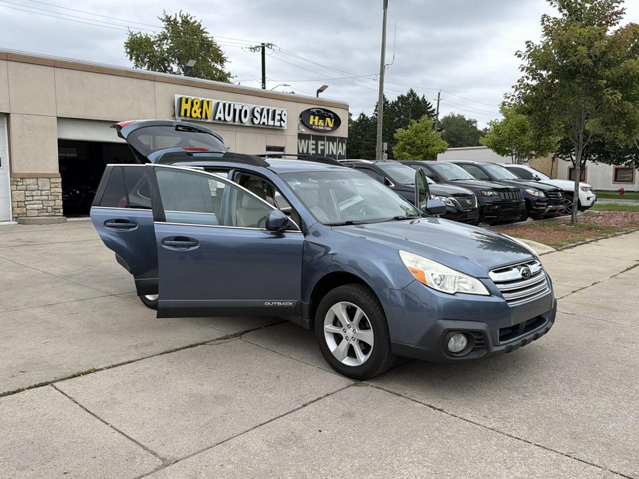 Subaru Outback 4dr Wgn H4 Auto 2.5i Premium 2013