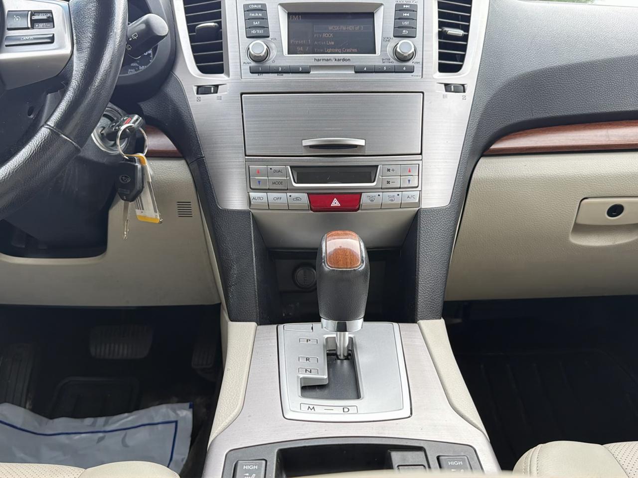Subaru Outback 4dr Wgn H4 Auto 2.5i Limited 2014