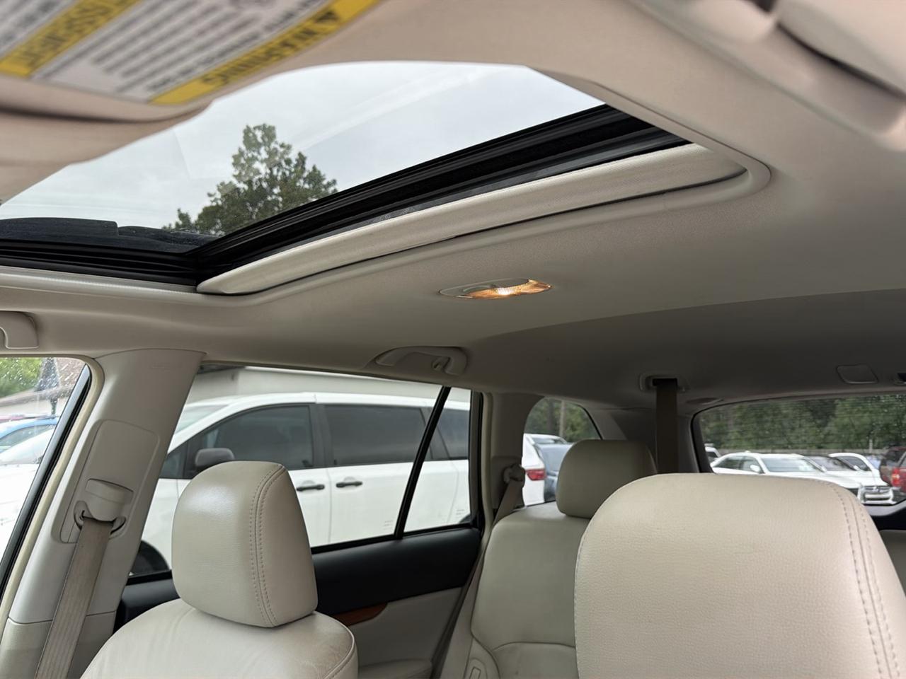 Subaru Outback 4dr Wgn H4 Auto 2.5i Limited 2014
