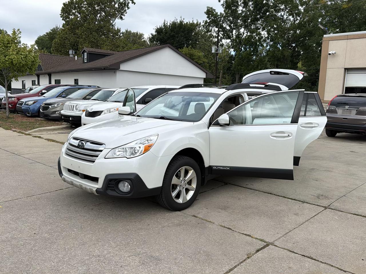 Subaru Outback 4dr Wgn H4 Auto 2.5i Limited 2014