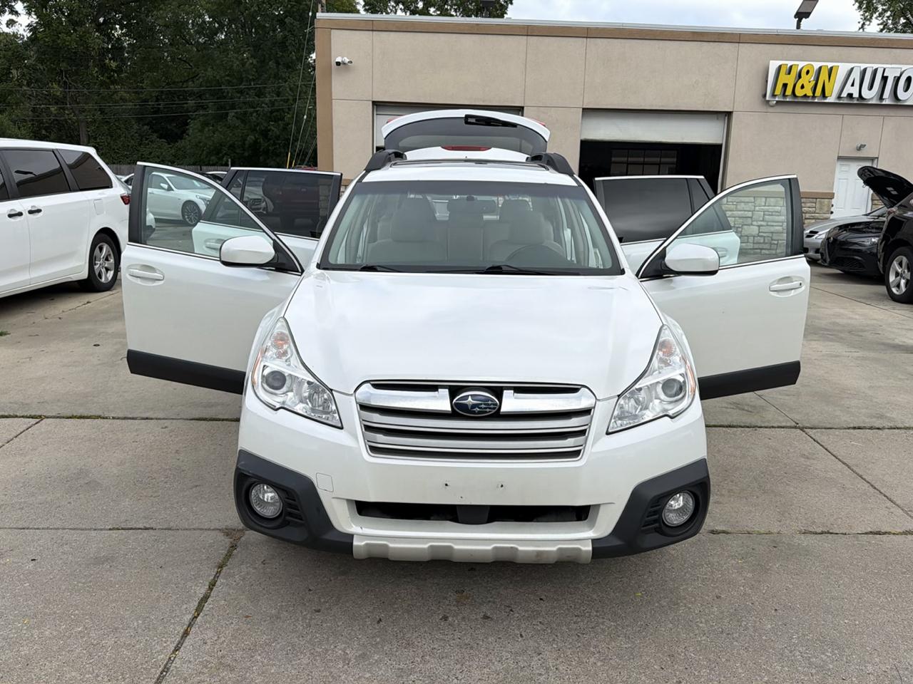 Subaru Outback 4dr Wgn H4 Auto 2.5i Limited 2014