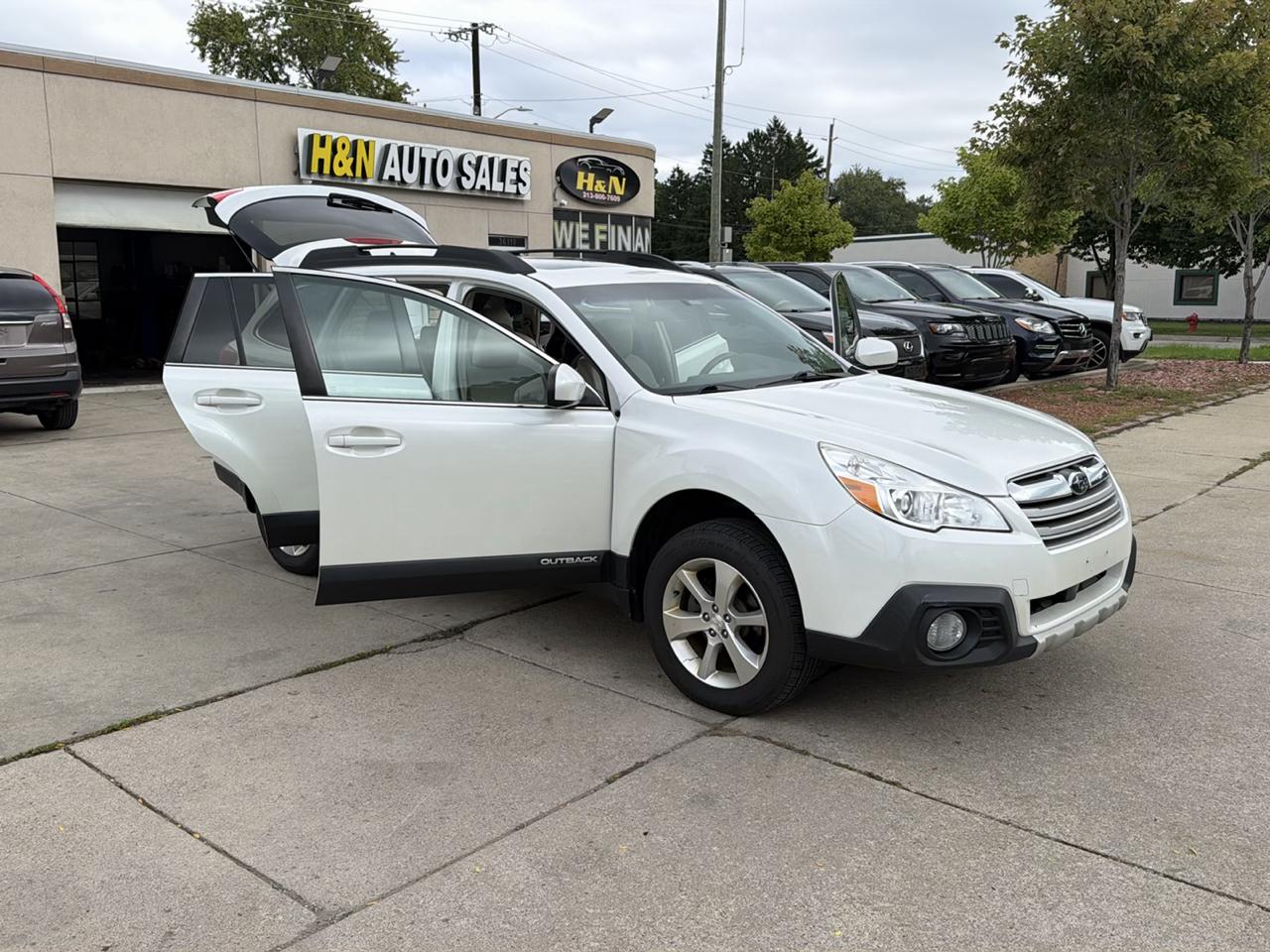 Subaru Outback 4dr Wgn H4 Auto 2.5i Limited 2014