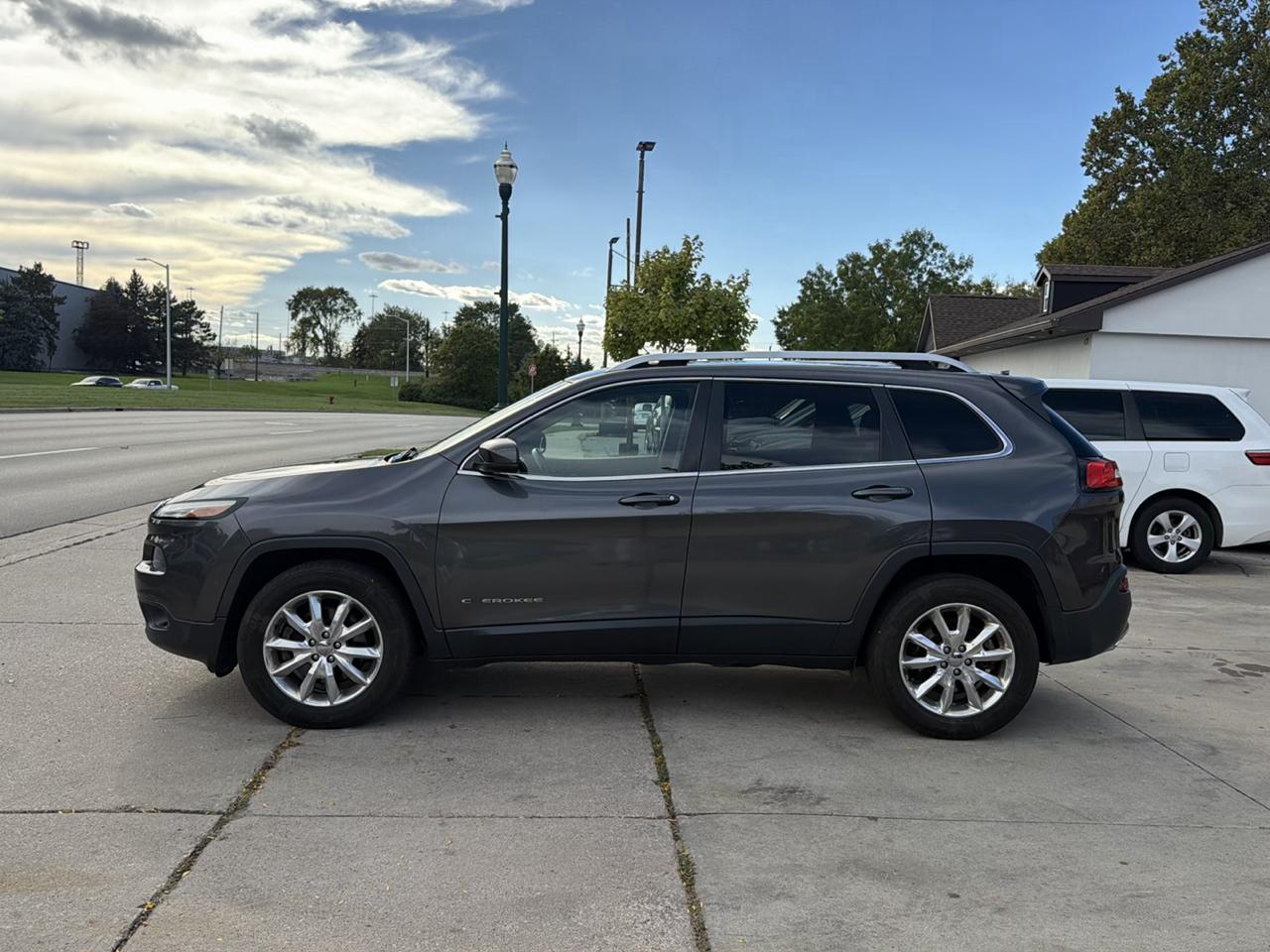 Jeep Cherokee 4WD 4dr Limited 2016