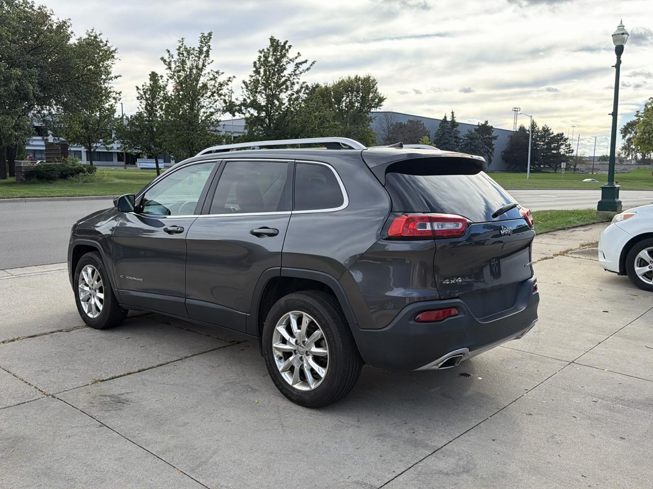 Jeep Cherokee 4WD 4dr Limited 2016