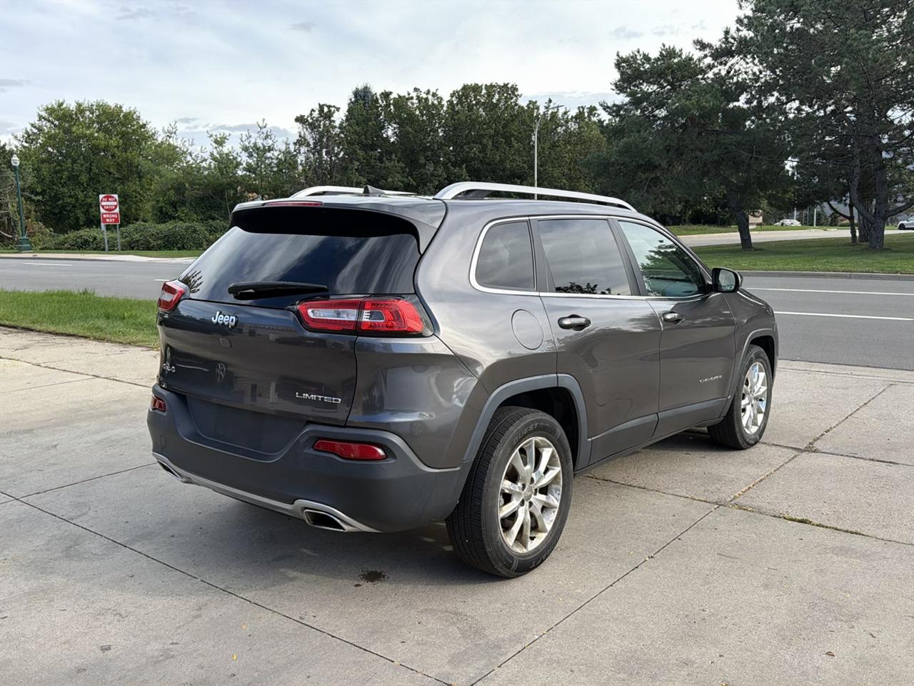 Jeep Cherokee 4WD 4dr Limited 2016