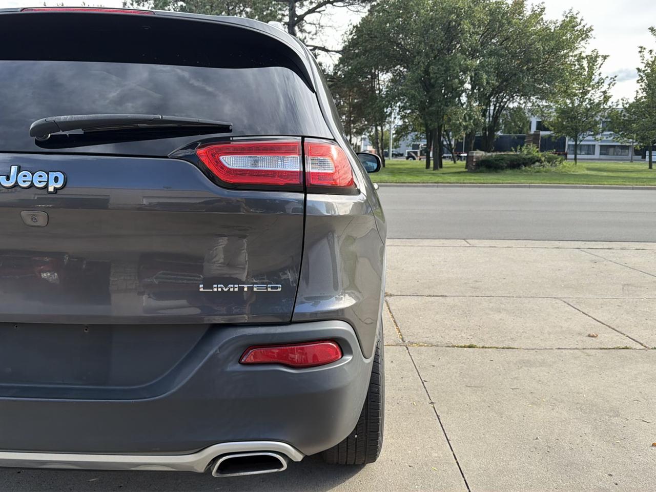 Jeep Cherokee 4WD 4dr Limited 2016