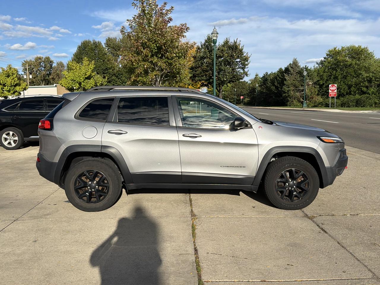 Jeep Cherokee 4WD 4dr Trailhawk 2016