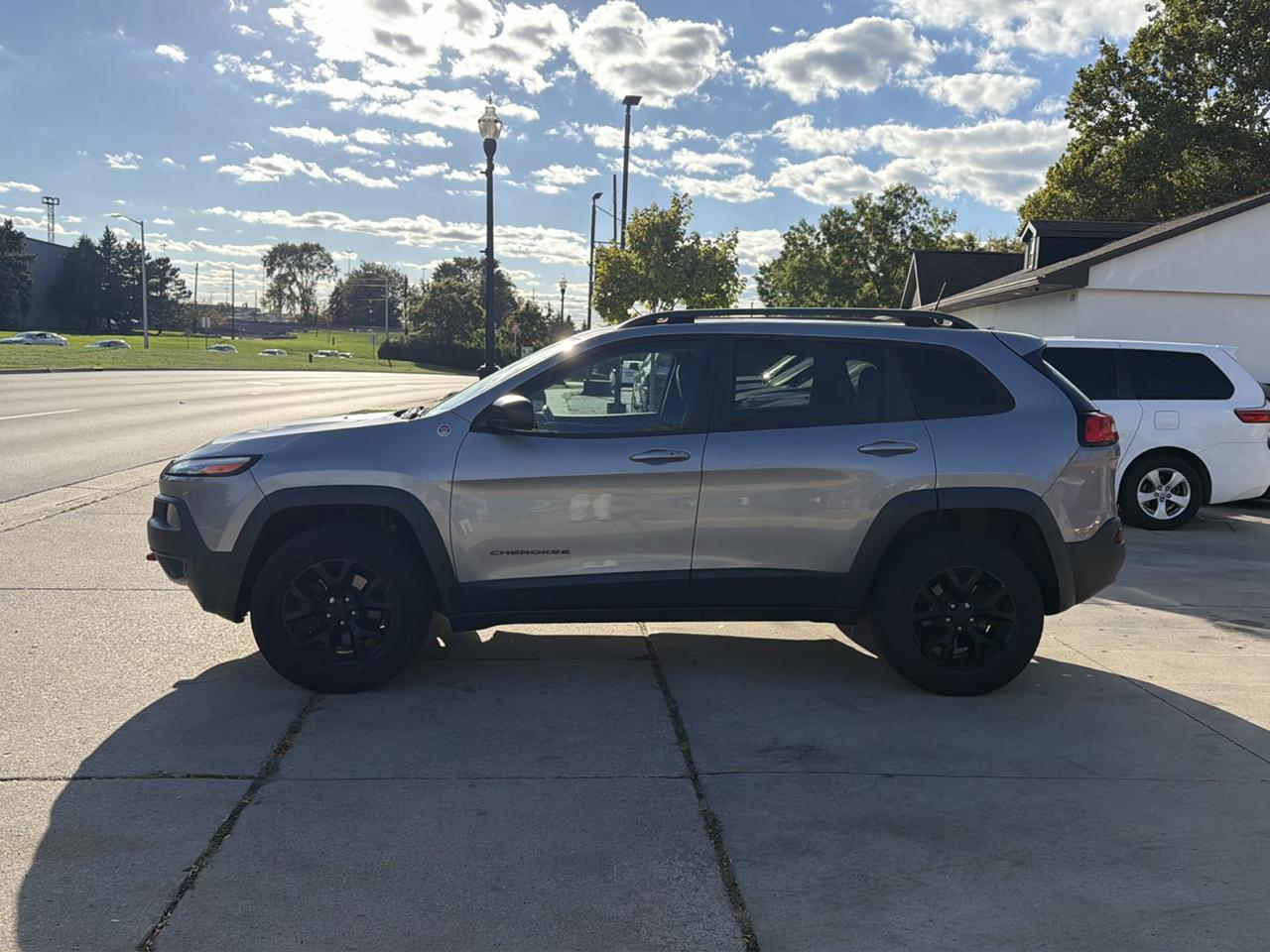 Jeep Cherokee 4WD 4dr Trailhawk 2016