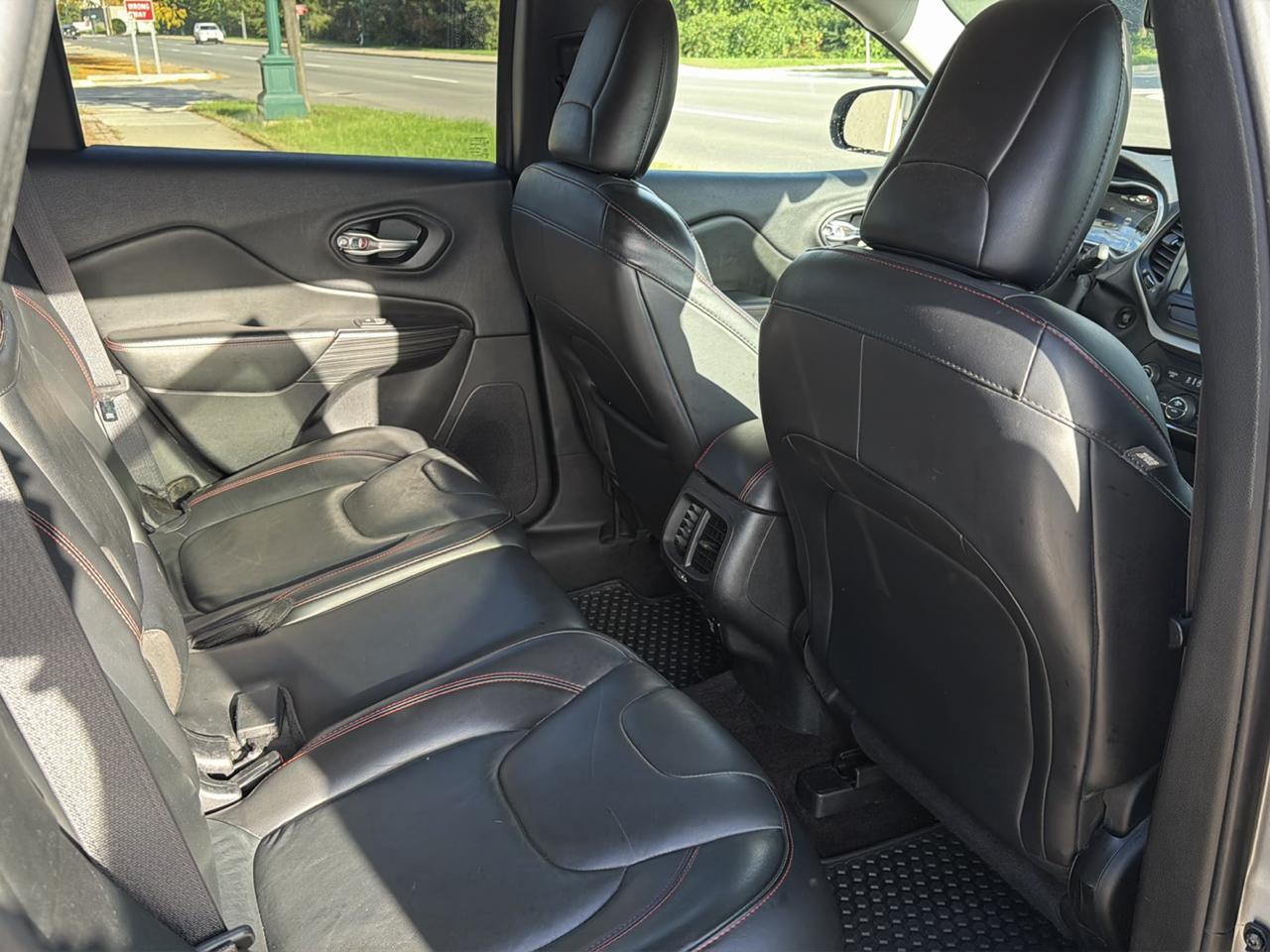 Jeep Cherokee 4WD 4dr Trailhawk 2016