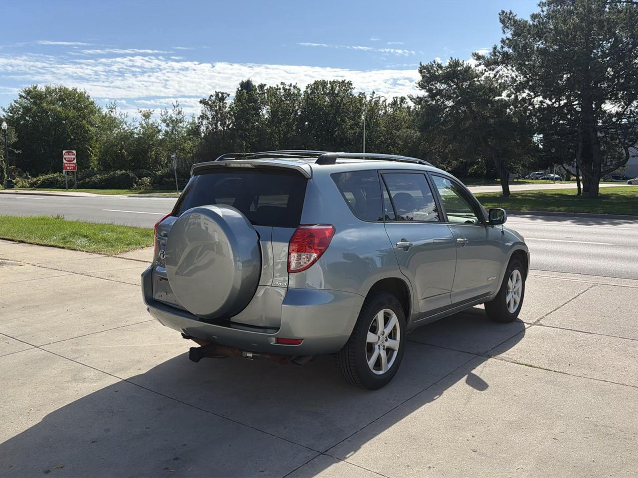 Toyota RAV4 4dr Limited 4-cyl 4WD (Natl) 2006
