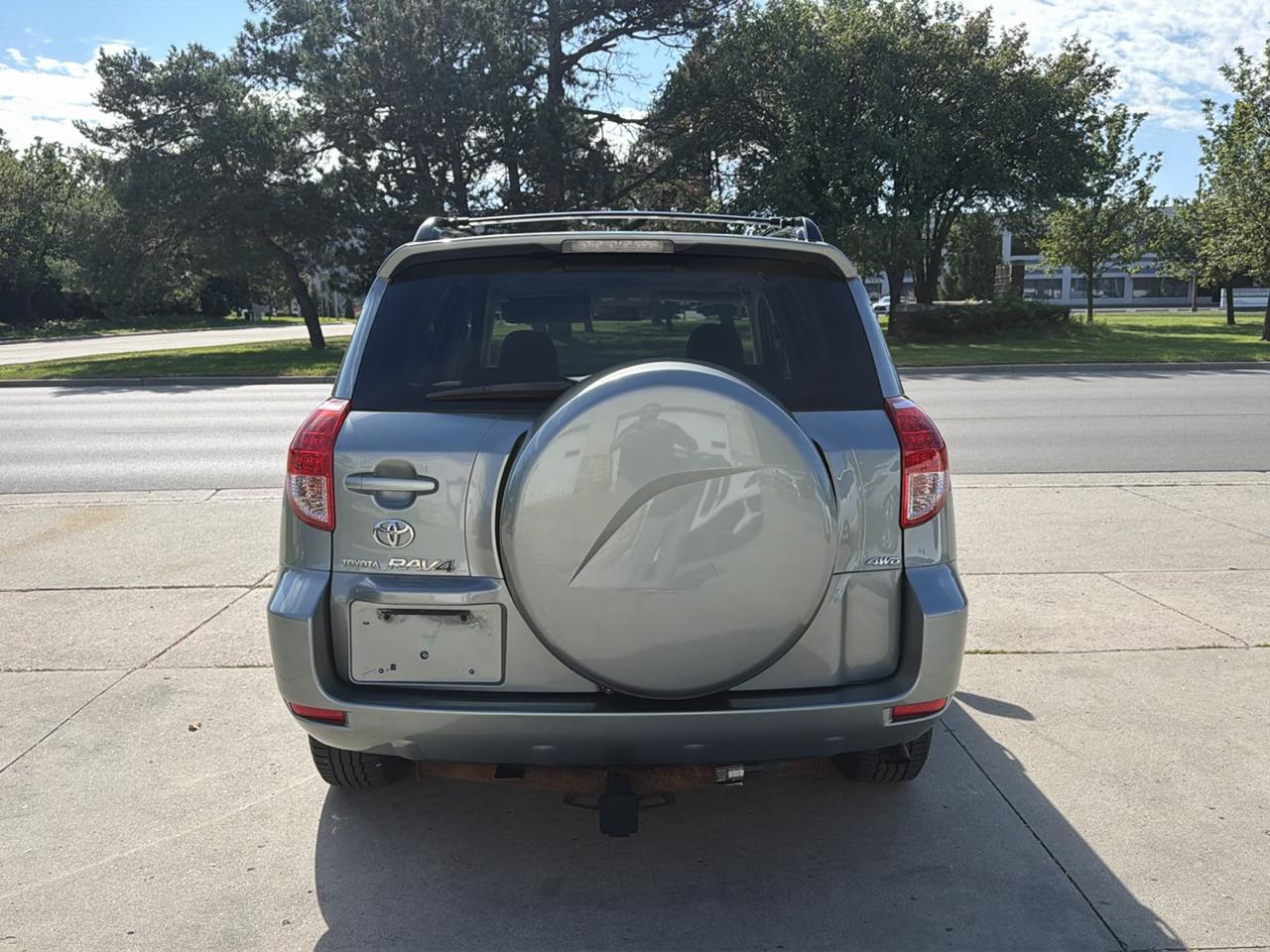 Toyota RAV4 4dr Limited 4-cyl 4WD (Natl) 2006