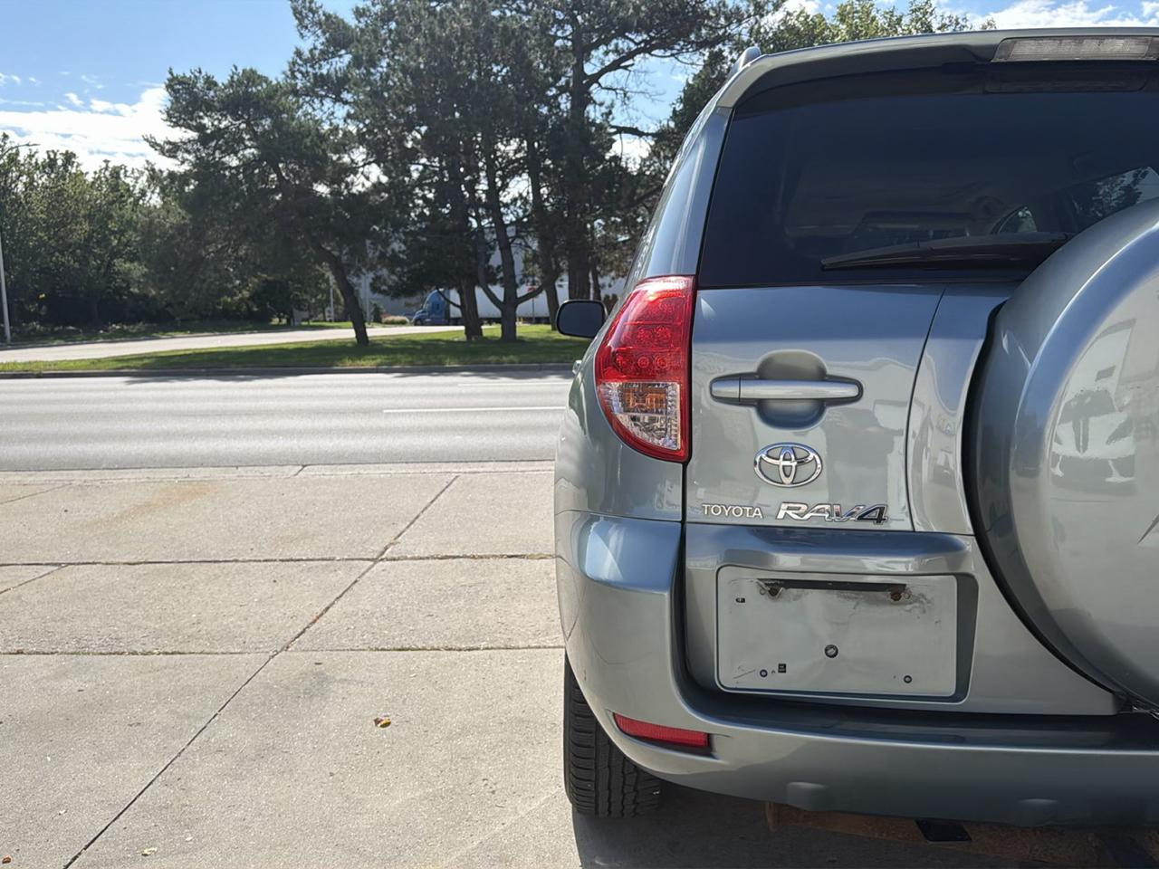 Toyota RAV4 4dr Limited 4-cyl 4WD (Natl) 2006