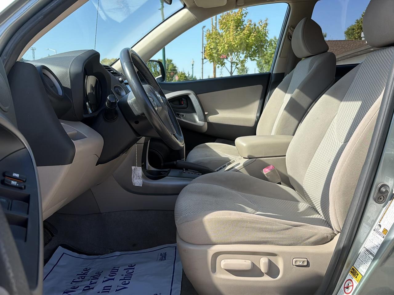 Toyota RAV4 4dr Limited 4-cyl 4WD (Natl) 2006